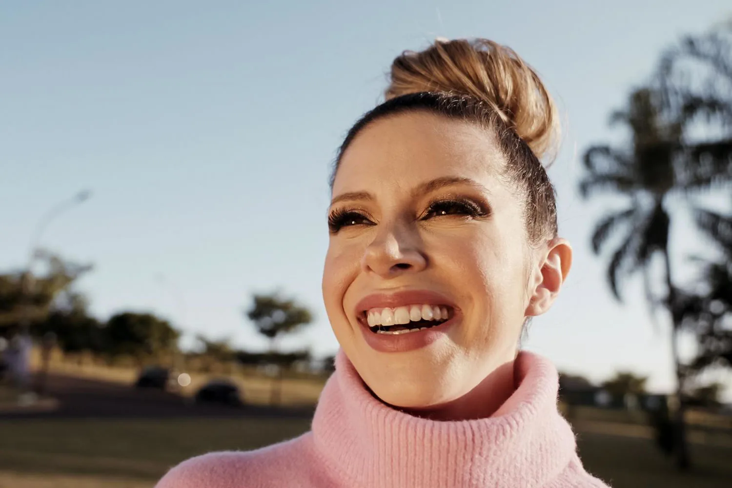 mature-woman-with-no-wrinkle-clear-skin